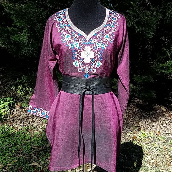 unknown Tops - Tunic Style Top